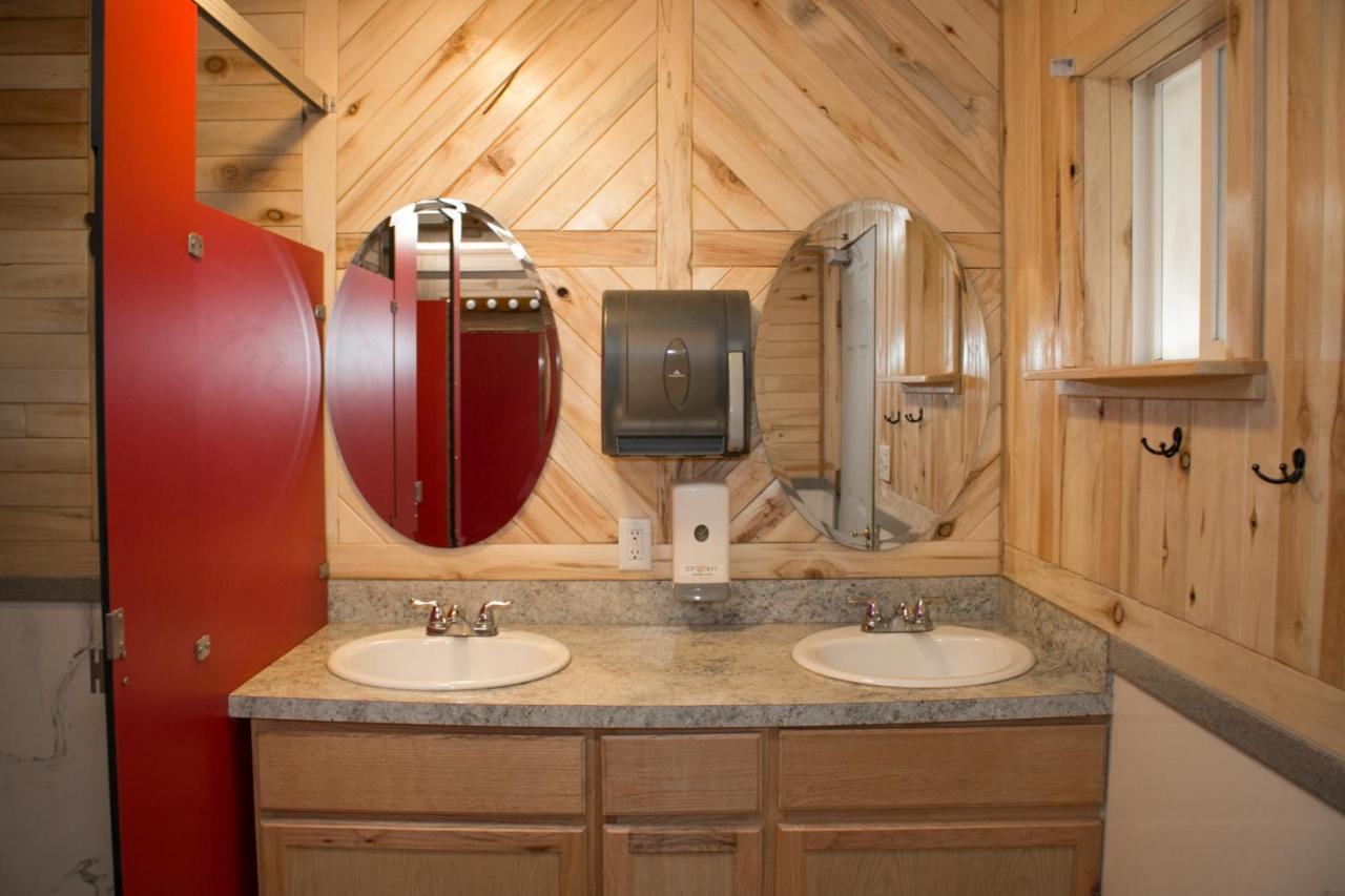 Funstays Glamping Setup Tent In Rv Park #2 Ok-T2 Moab Extérieur photo